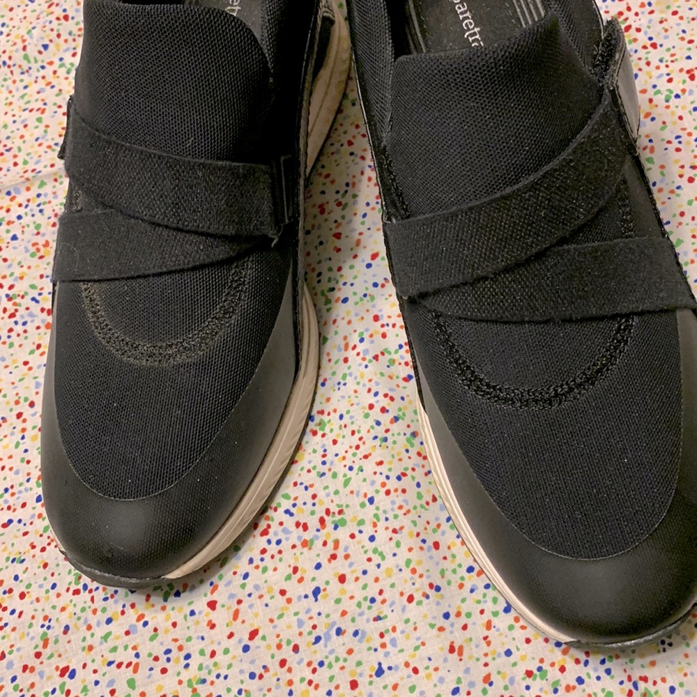 Bare traps size 9 black